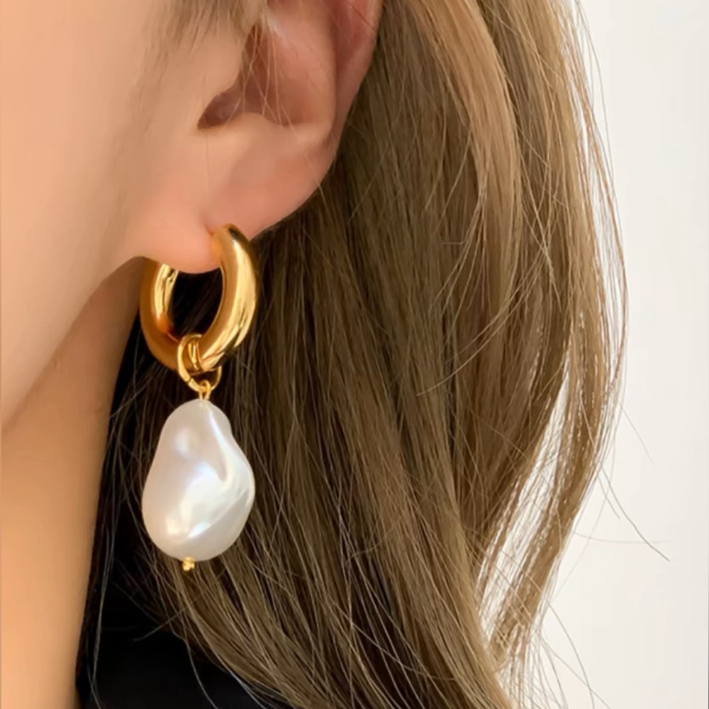 Gold Pearl Drop Earrings